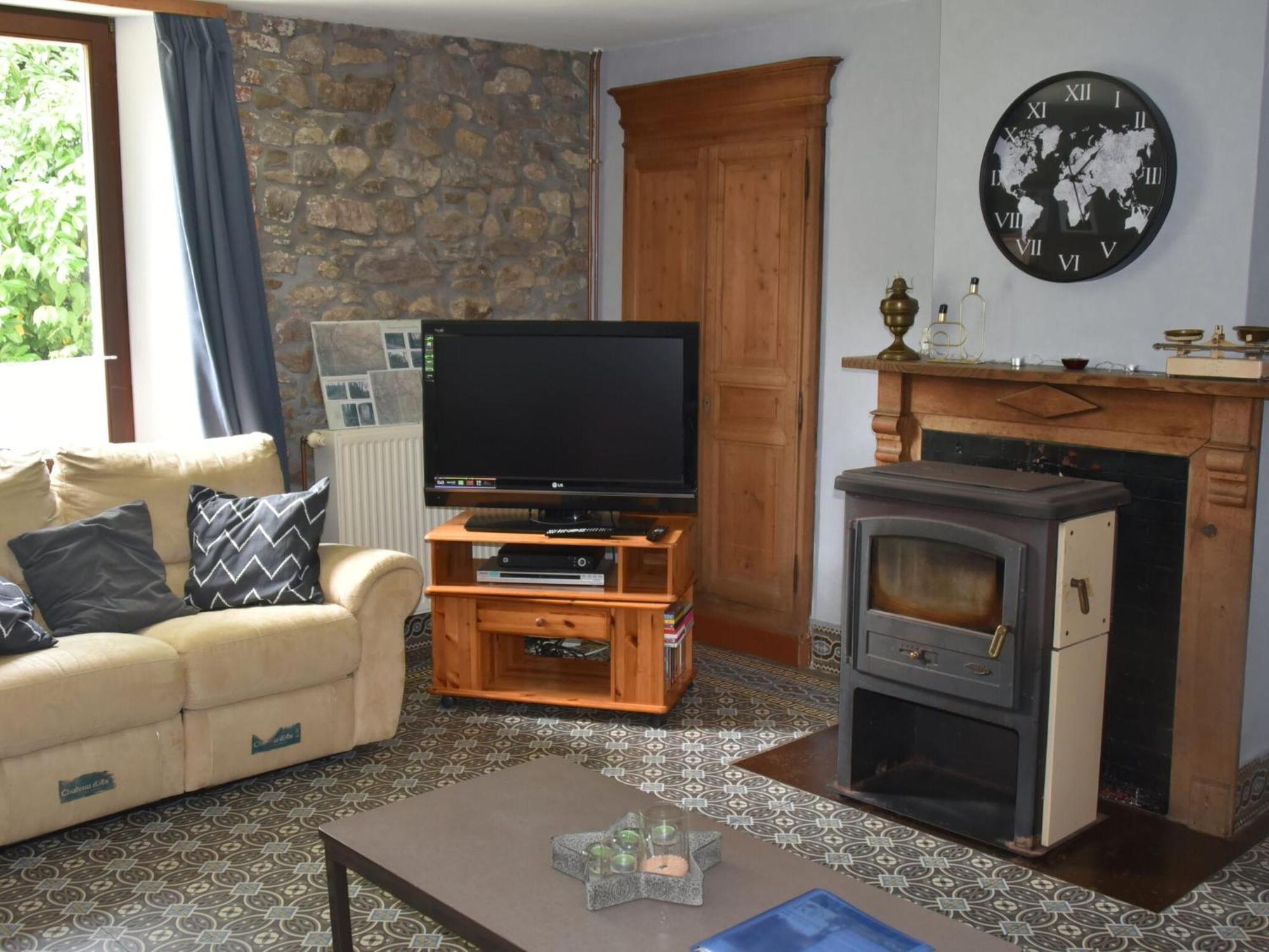 Nice G Te With Private Garden In Br Ly De Pesche Couvin Exterior photo