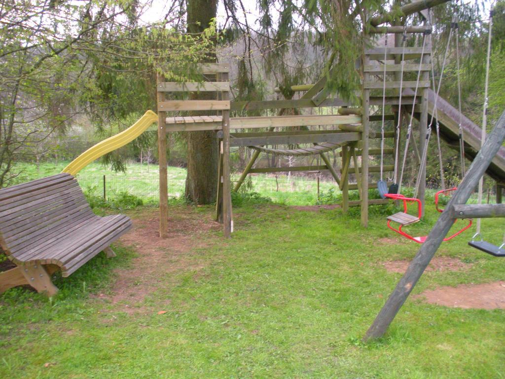 Nice G Te With Private Garden In Br Ly De Pesche Couvin Exterior photo